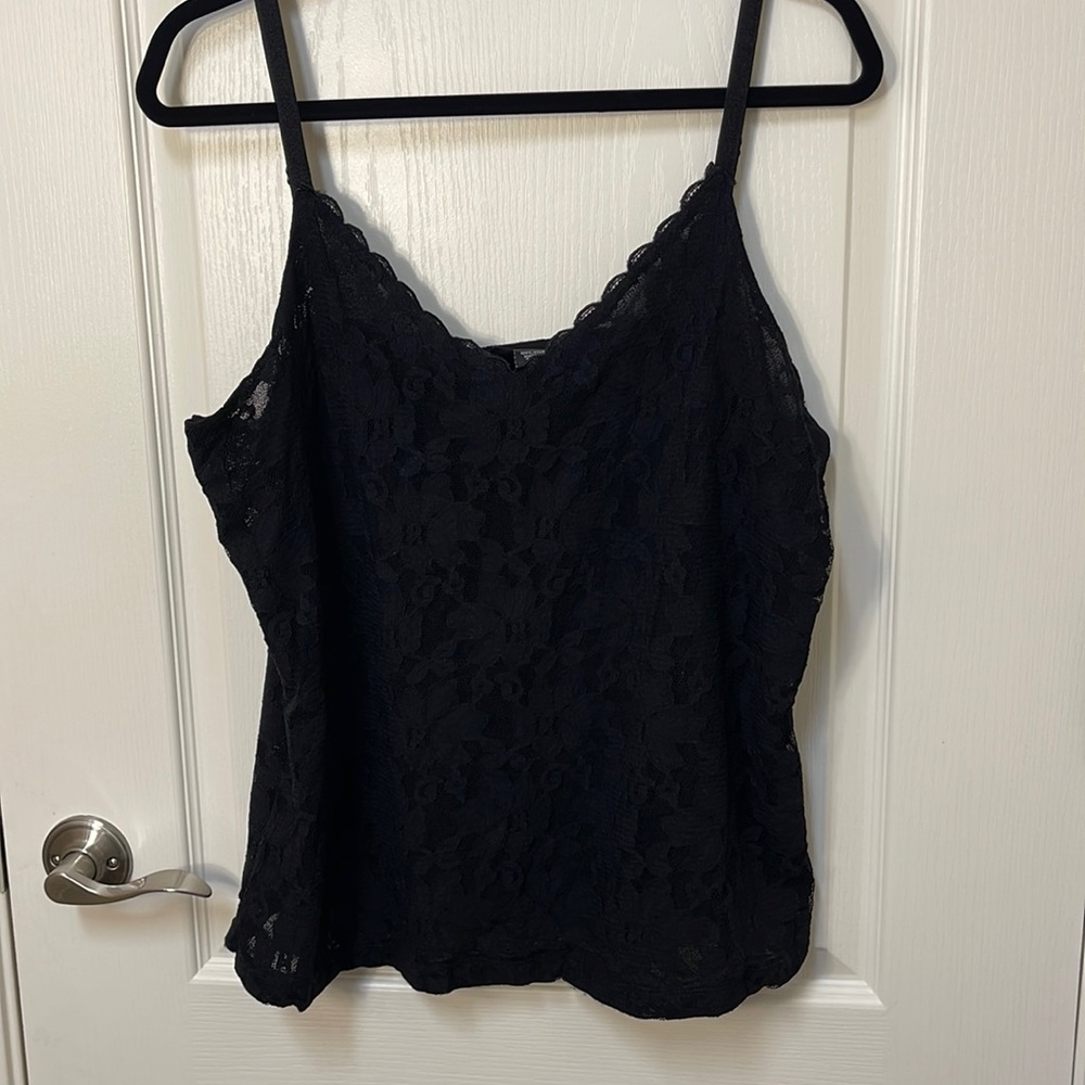 Women’s Avenue size 18/20 black camisole.